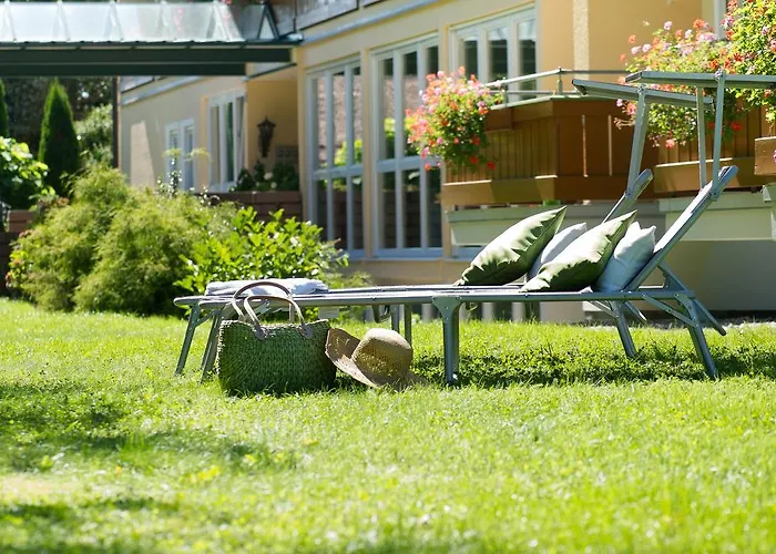 Hotel Kurpension Riedenburg 2*