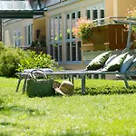 Hotel Riedenburg 2*